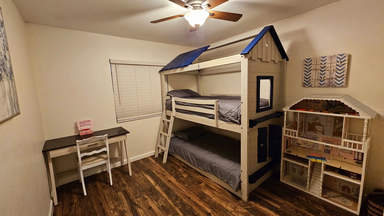 Photo of Bedroom in Vista