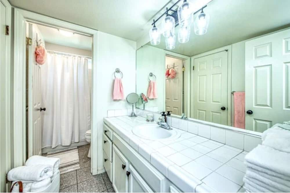Photo of Bathroom in Clovis