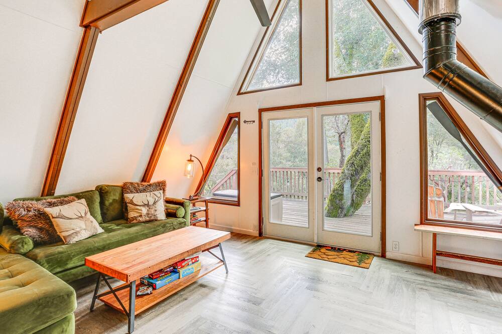 Photo of Livingroom in Trinity Village