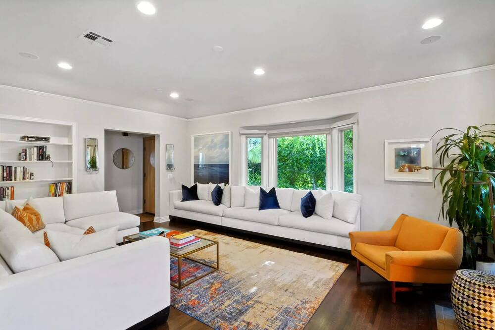 Photo of Livingroom in Los Angeles