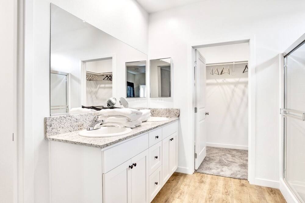 Photo of Bathroom in Pumpkin Center