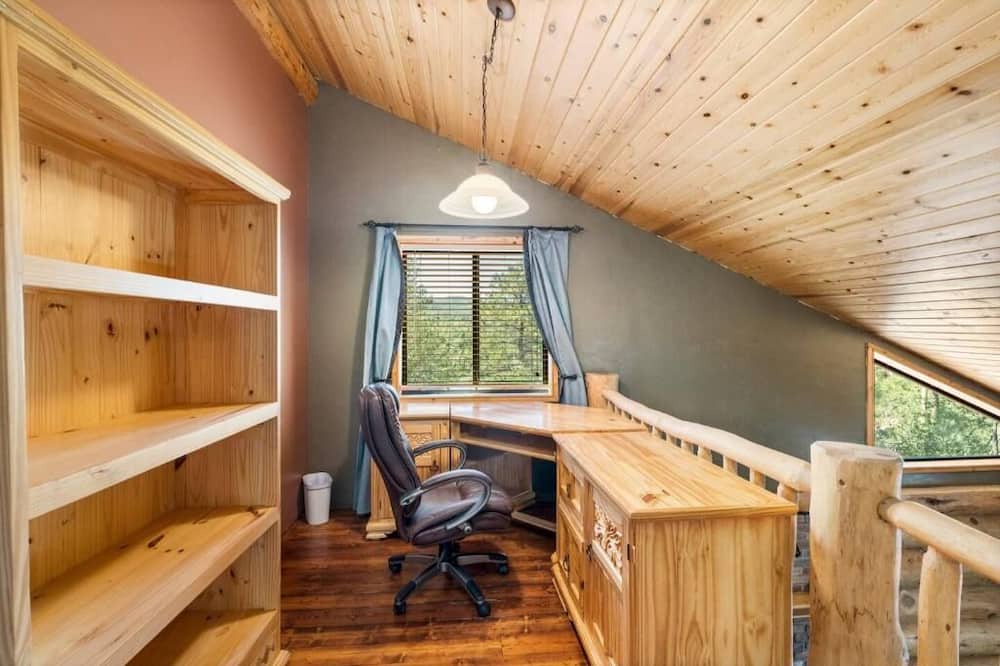 Photo of Bedroom in Mountain Club