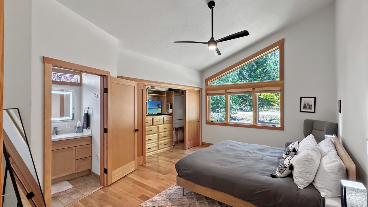 Photo of Bedroom in Graeagle