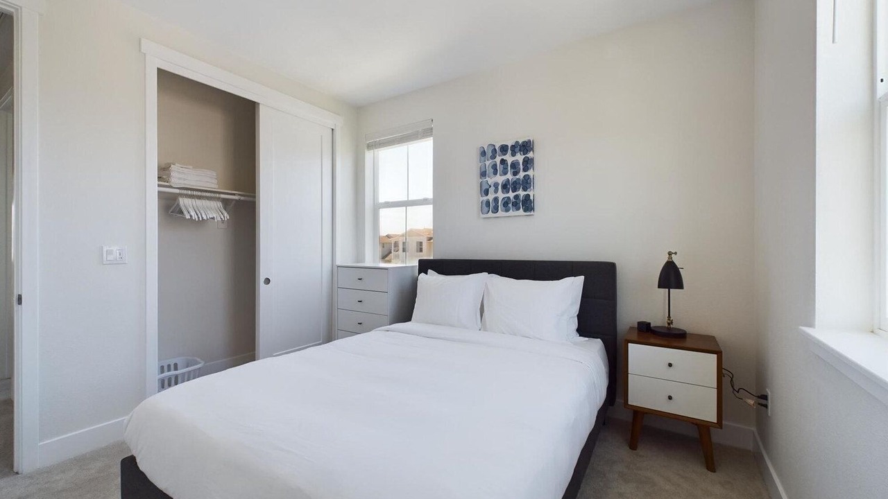 Photo of Bedroom in Newark