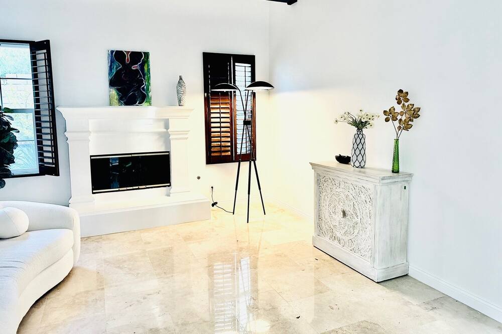 Photo of Livingroom in Coto de Caza