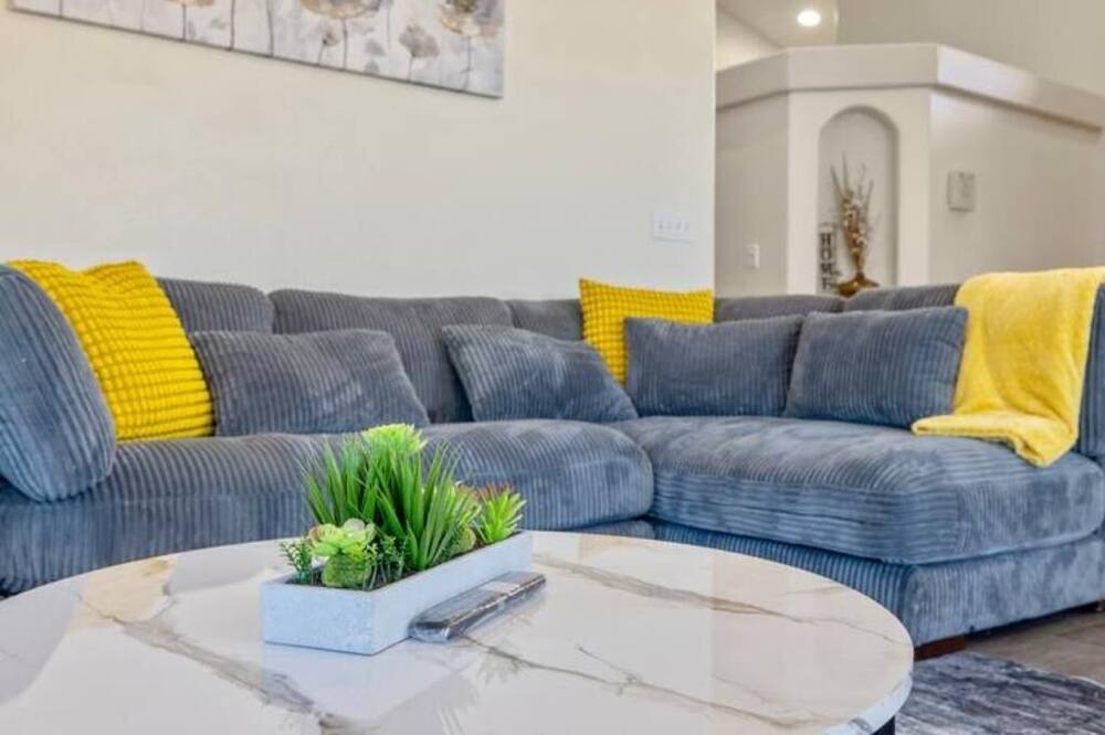 Photo of Livingroom in Visalia
