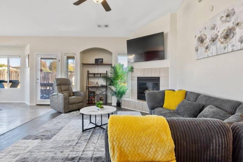 Photo of Livingroom in Visalia