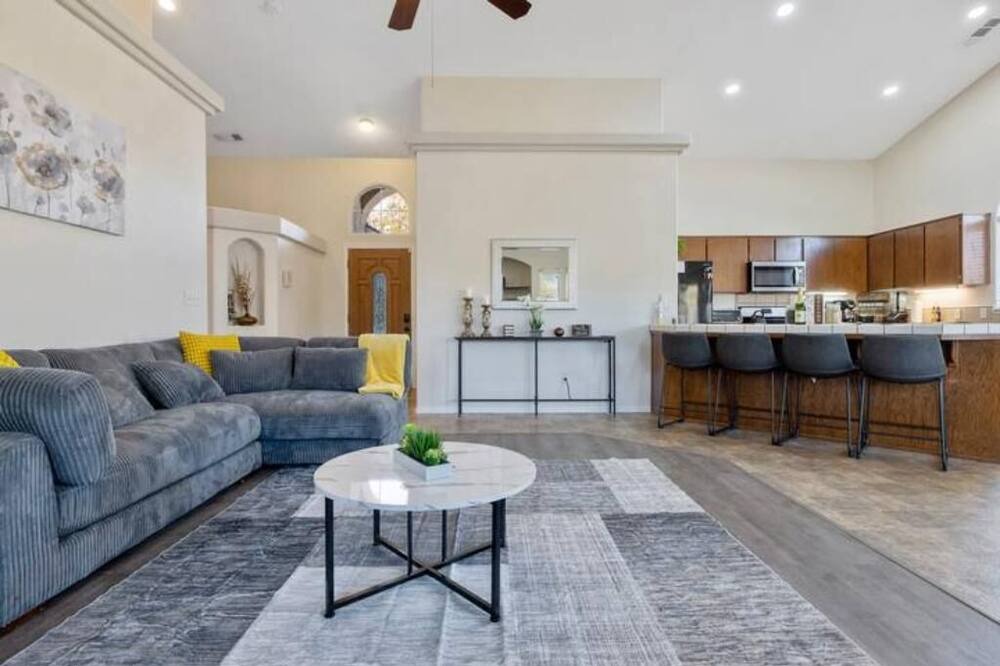 Photo of Livingroom in Visalia