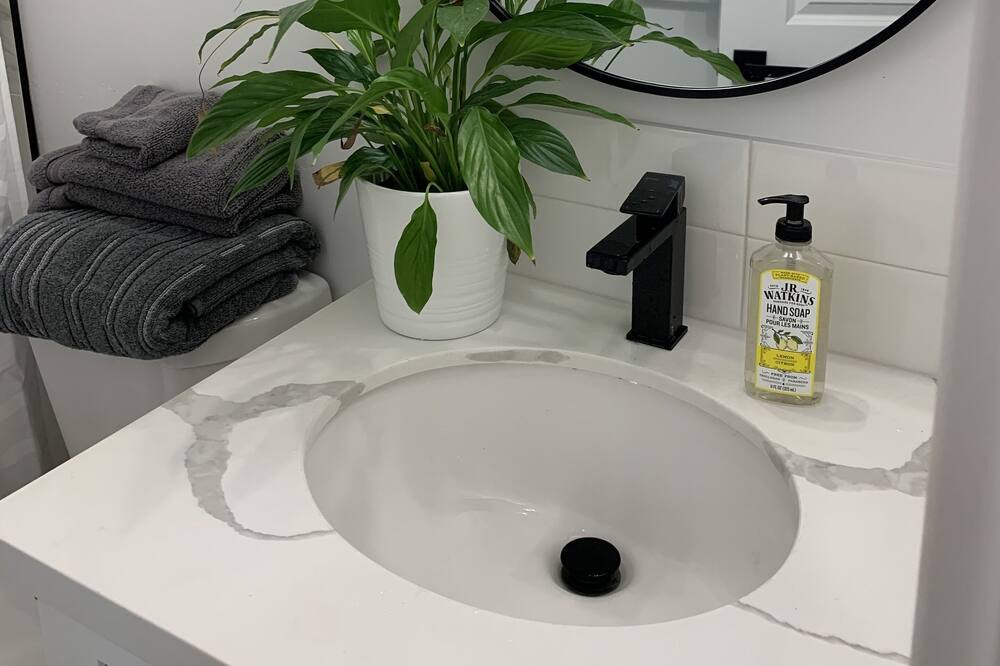 Photo of Bathroom in North Oak Park