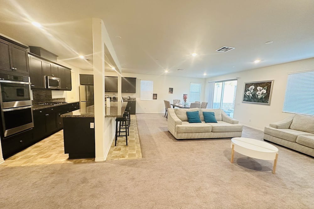 Photo of Livingroom in Jurupa Valley