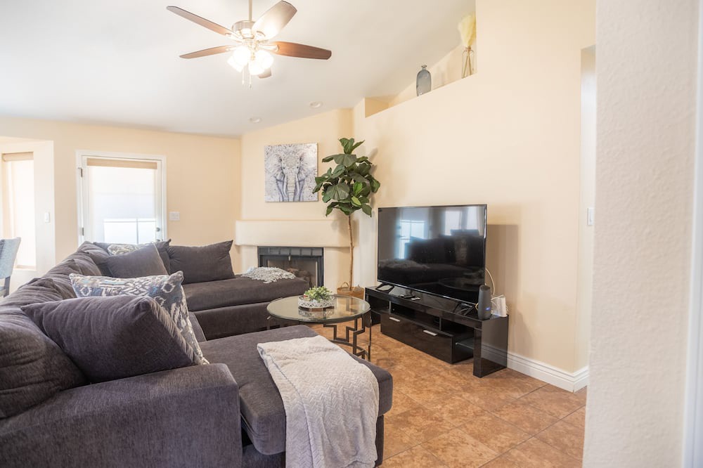 Photo of Livingroom in Yuma