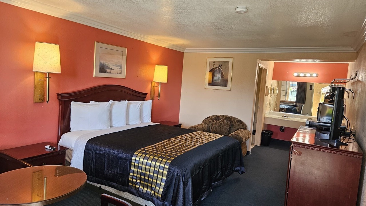 Photo of Bedroom in Mojave