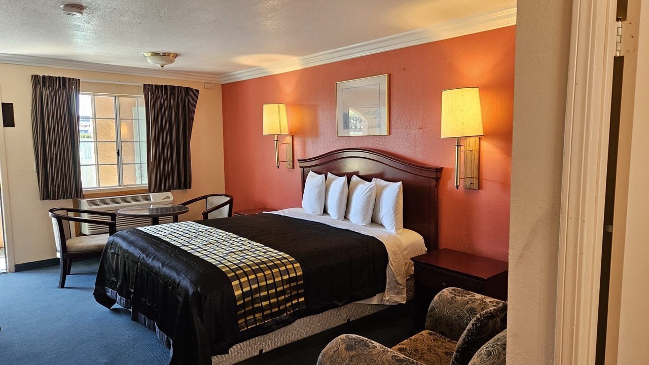 Photo of Bedroom in Mojave