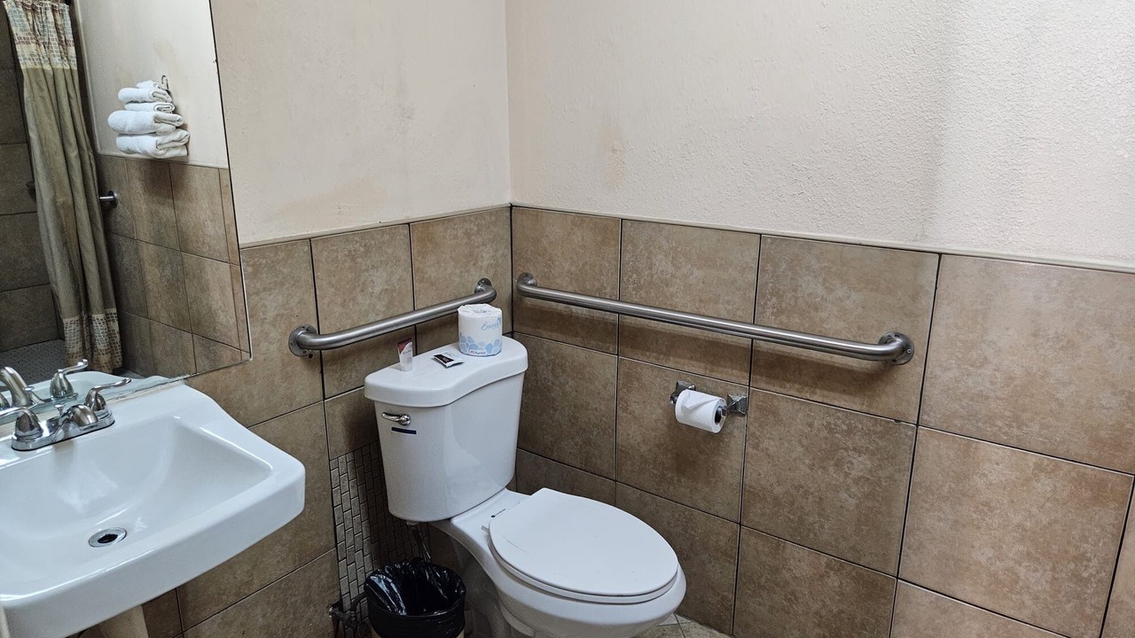 Photo of Bathroom in Mojave