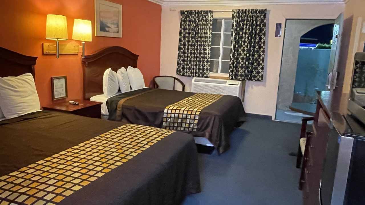 Photo of Bedroom in Mojave