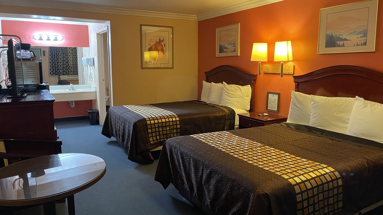 Photo of Bedroom in Mojave