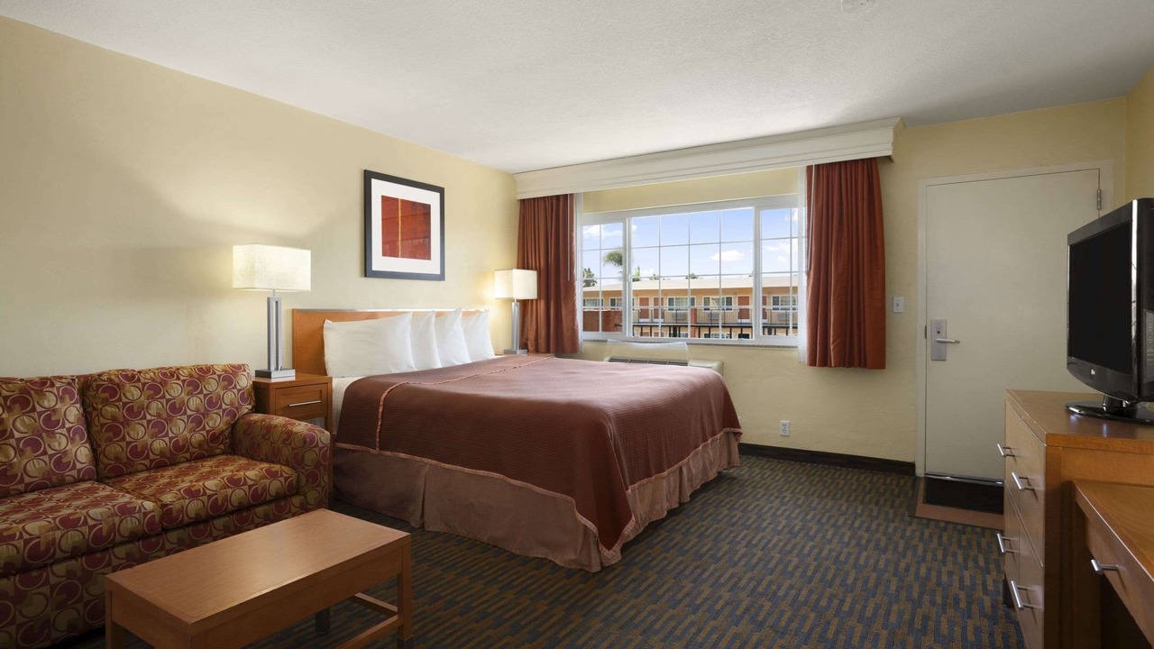 Photo of Bedroom in Midway District