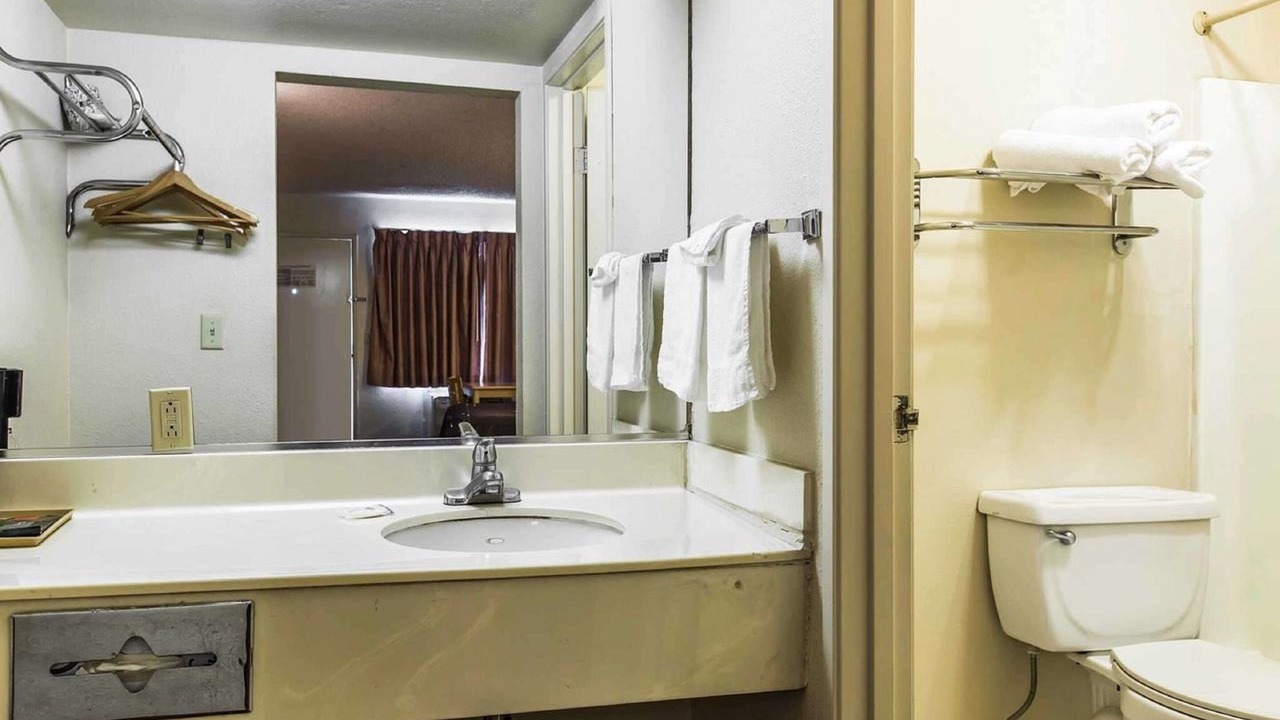Photo of Bathroom in Guasti
