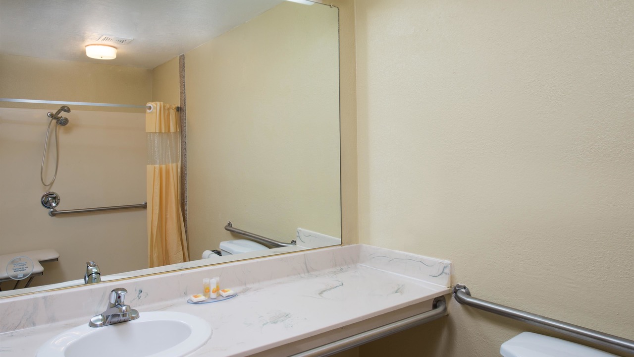 Photo of Bathroom in Pinole