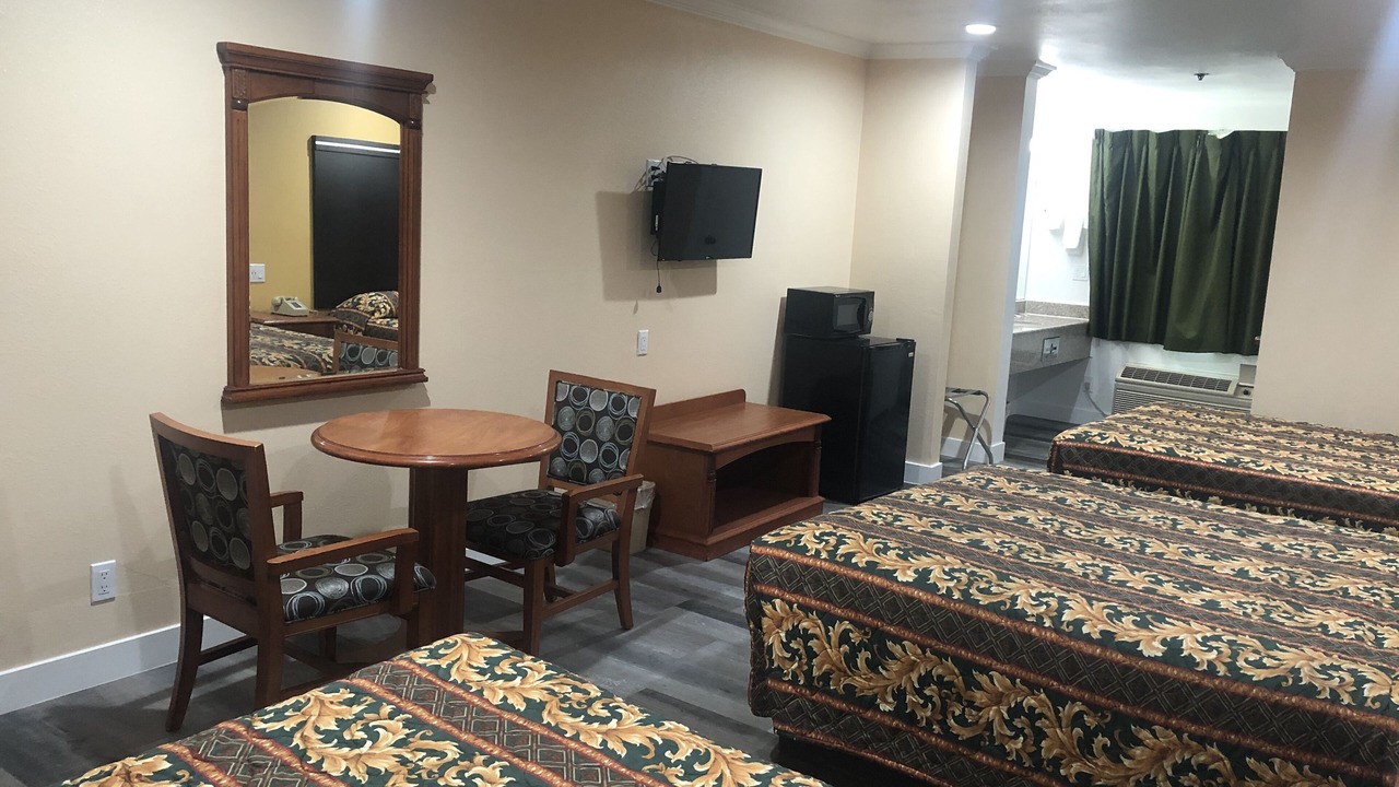 Photo of Livingroom in Ontario