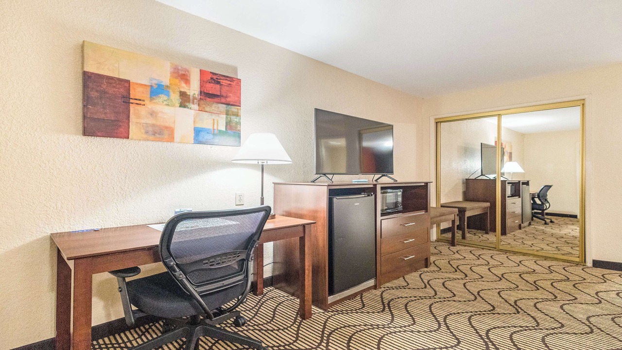 Photo of Bedroom in Folsom Road