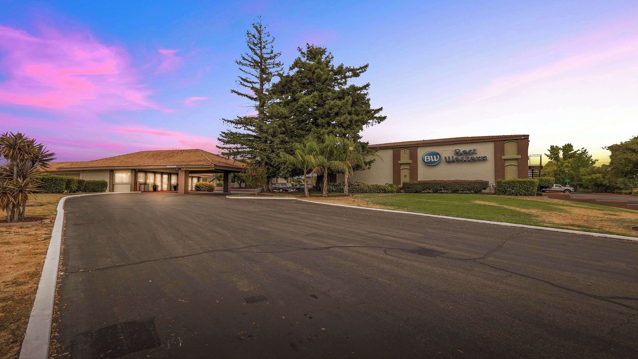 Photo of Outdoor in Folsom Road