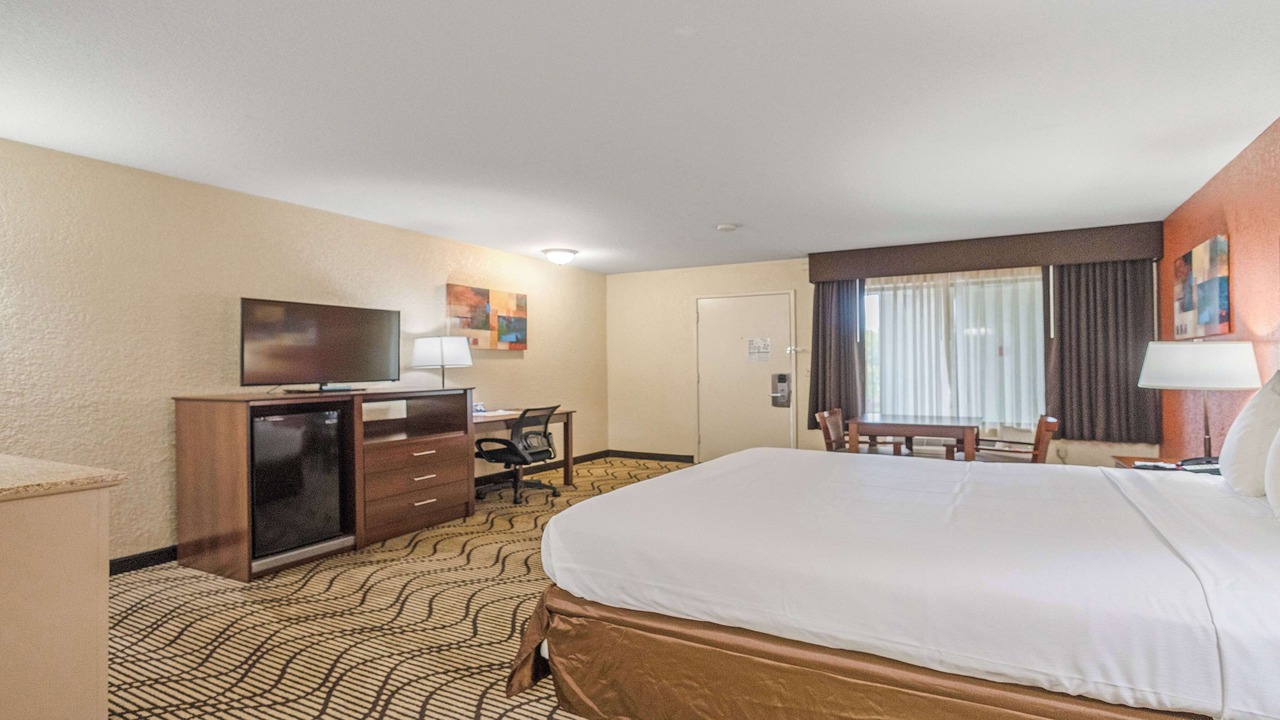 Photo of Bedroom in Folsom Road
