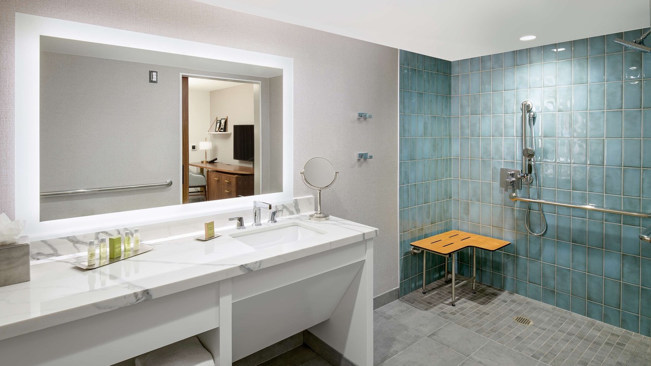 Photo of Bathroom in Fox Hills