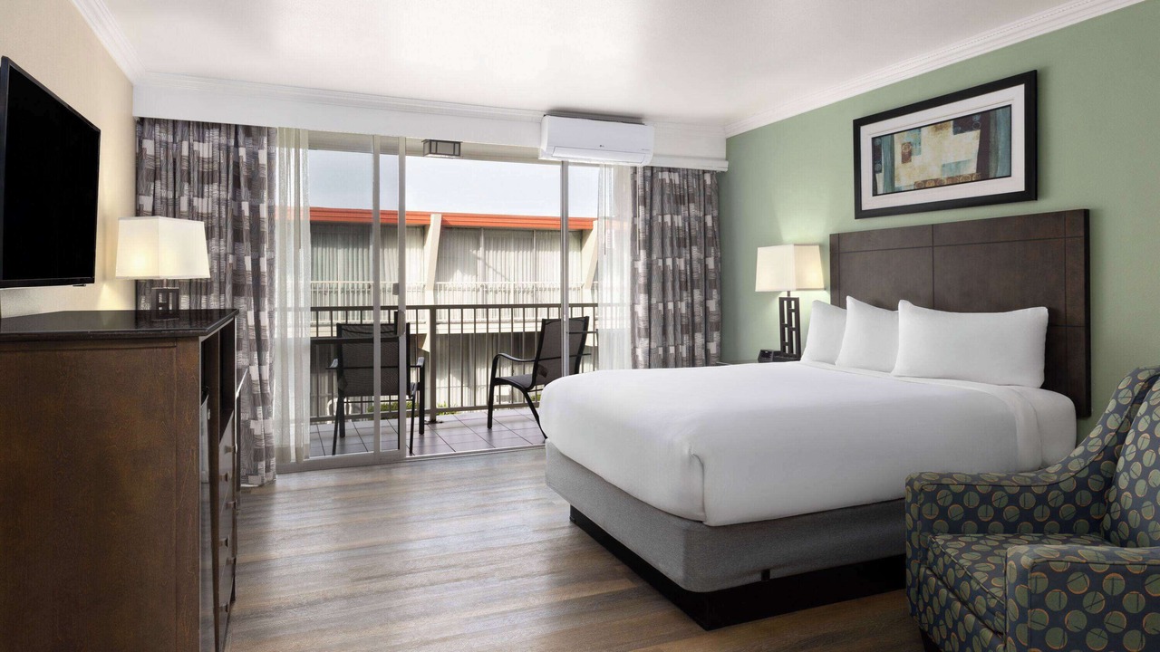 Photo of Bedroom in North Fremont Street