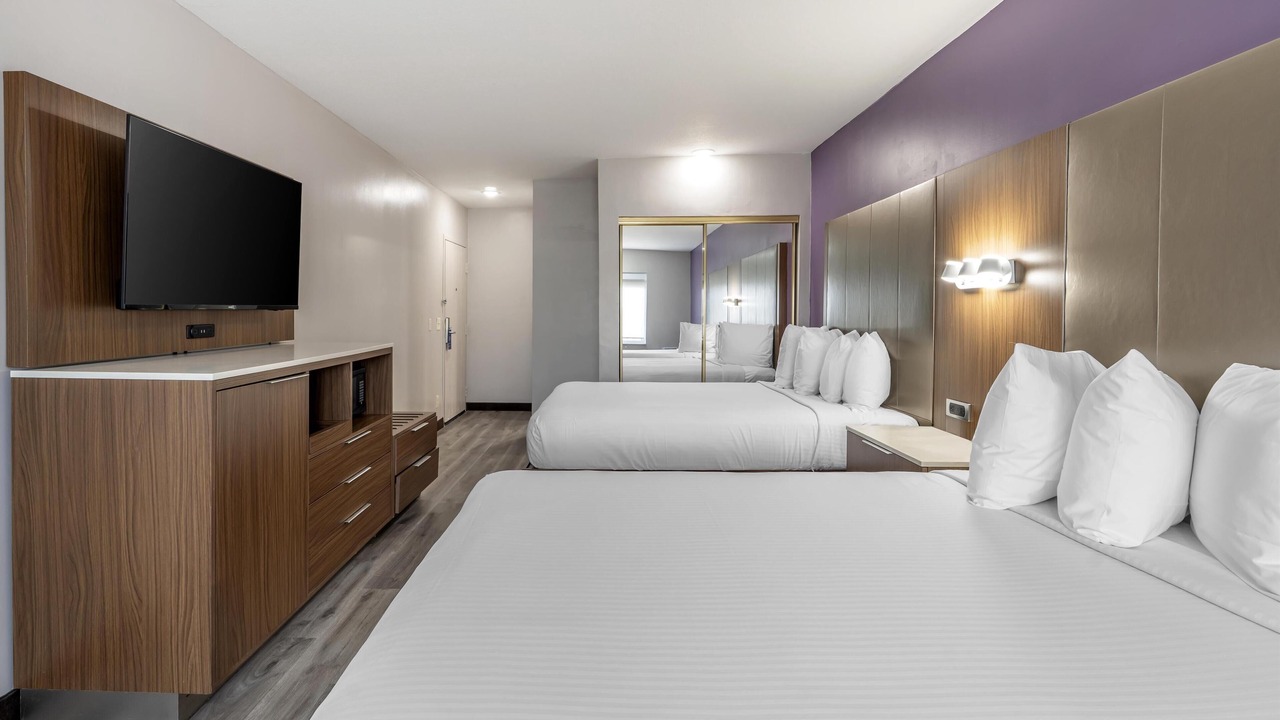 Photo of Bedroom in Inglewood