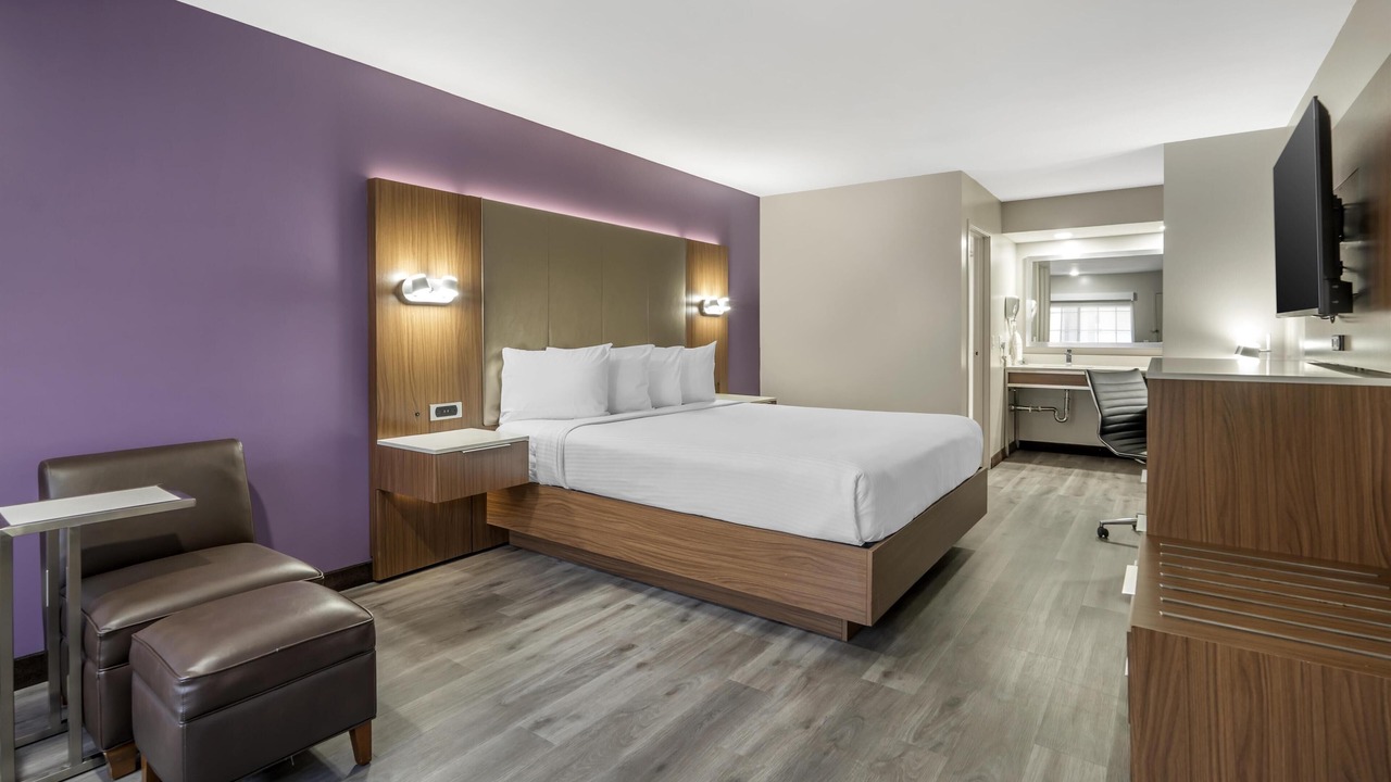 Photo of Bedroom in Inglewood