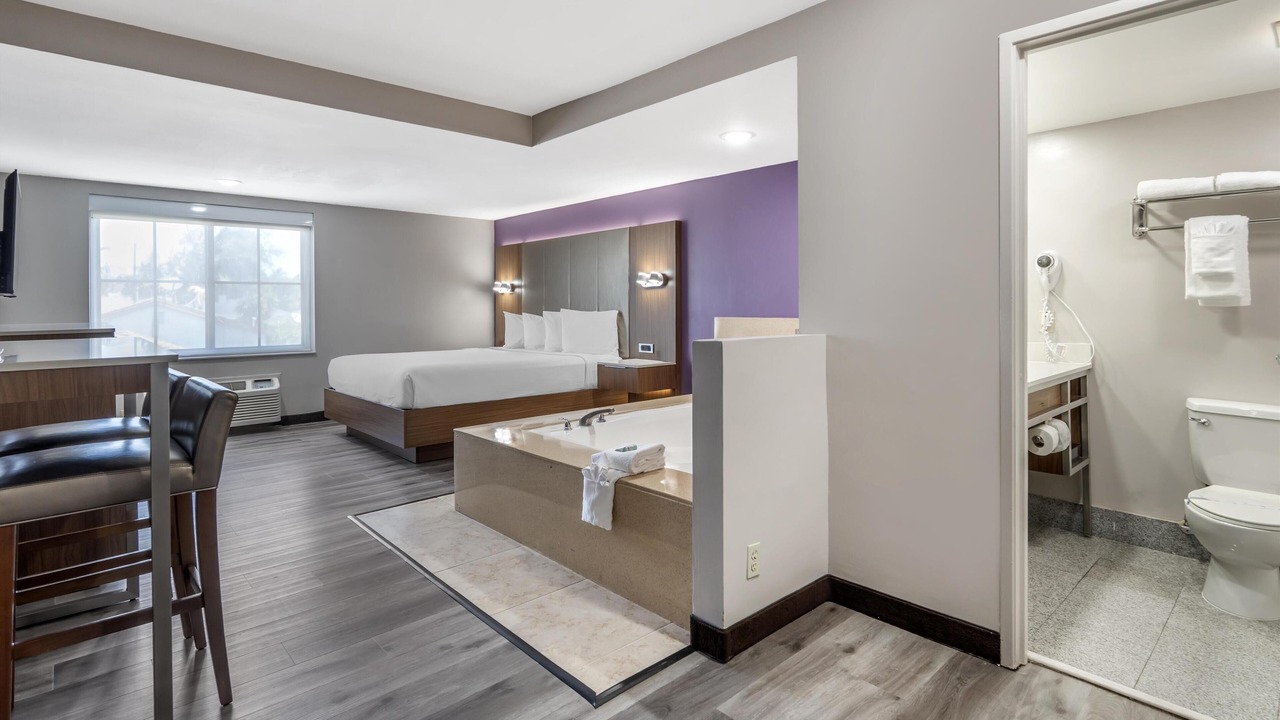 Photo of Bedroom in Inglewood