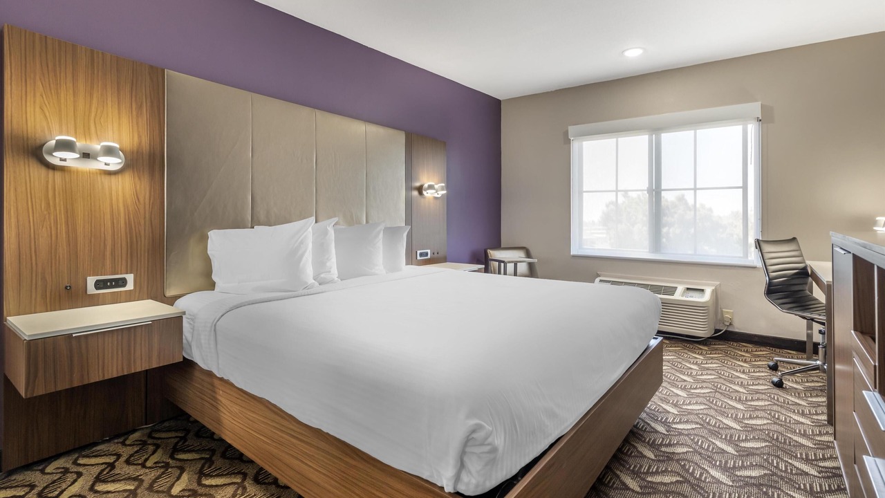 Photo of Bedroom in Inglewood