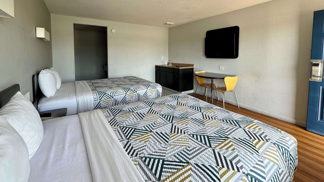 Photo of Bedroom in Delano