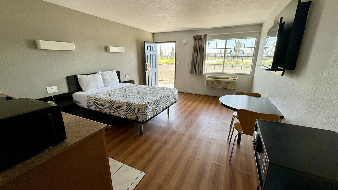 Photo of Livingroom in Delano