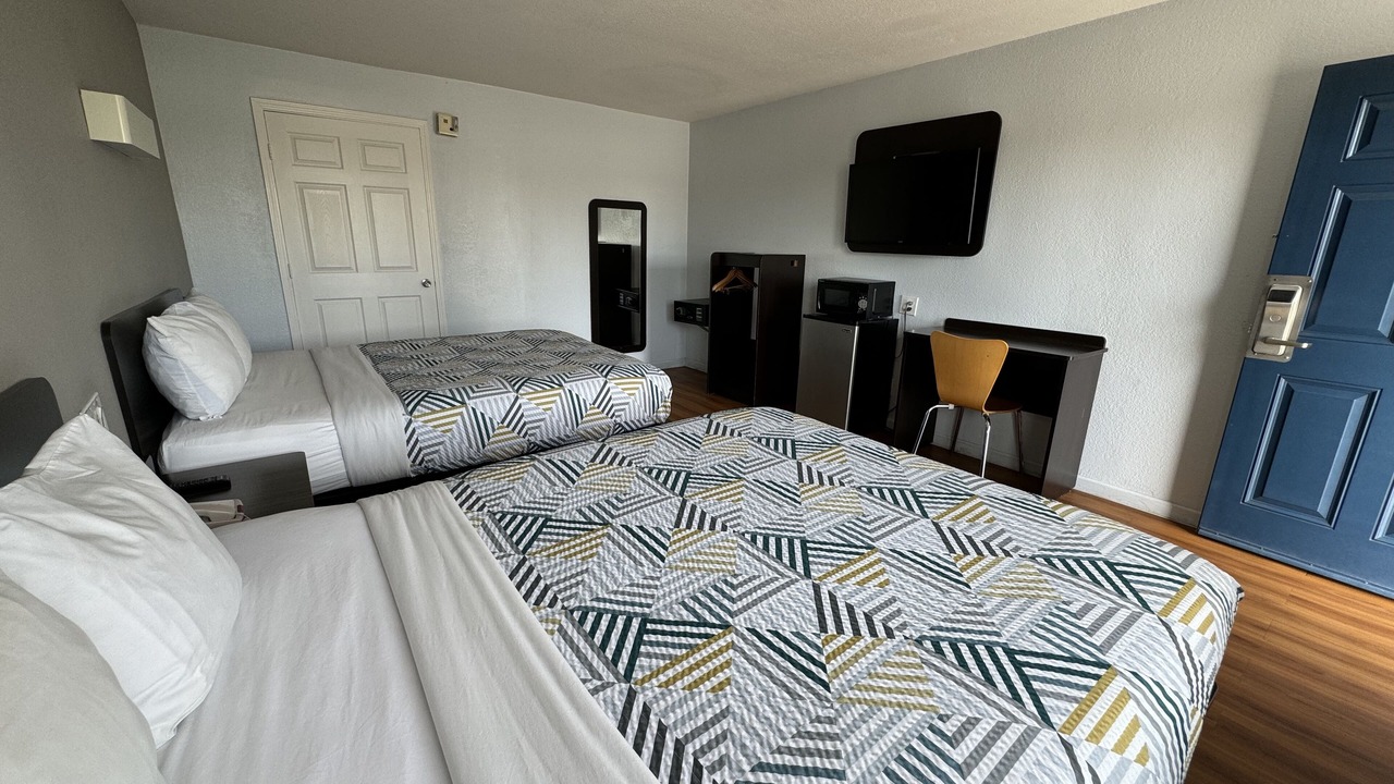 Photo of Bedroom in Delano