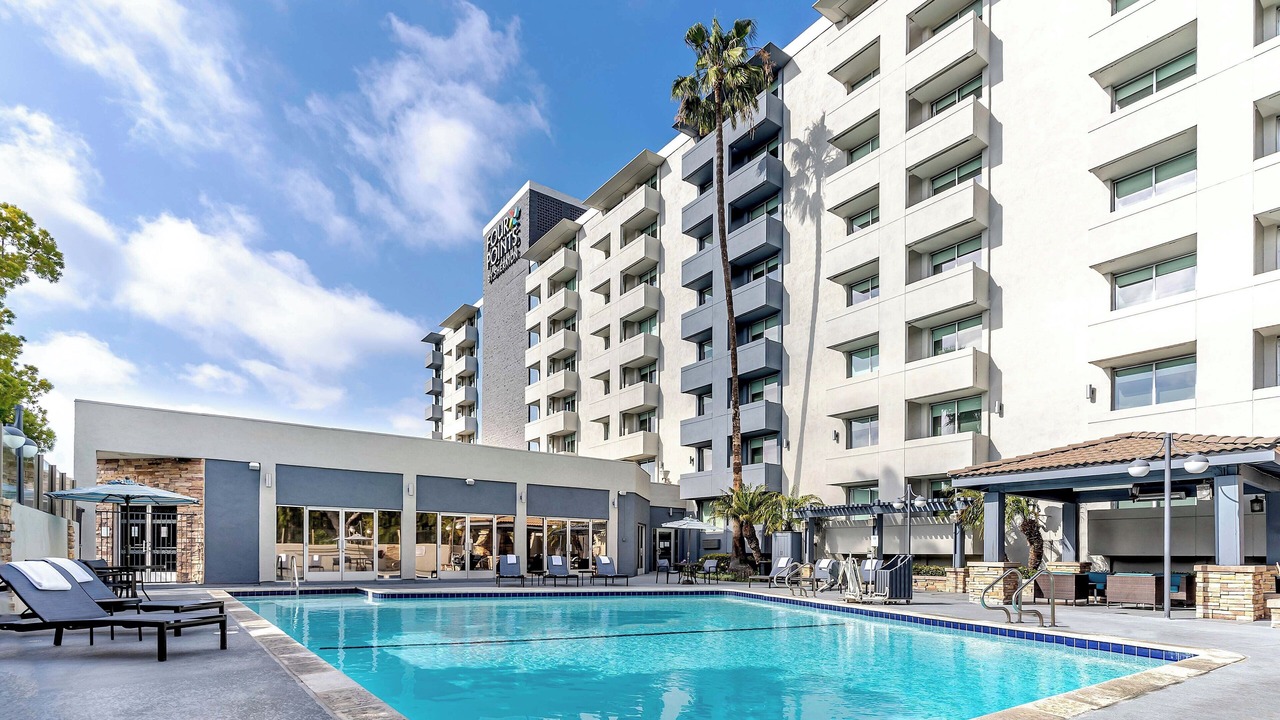 Photo of Outdoor in Fox Hills