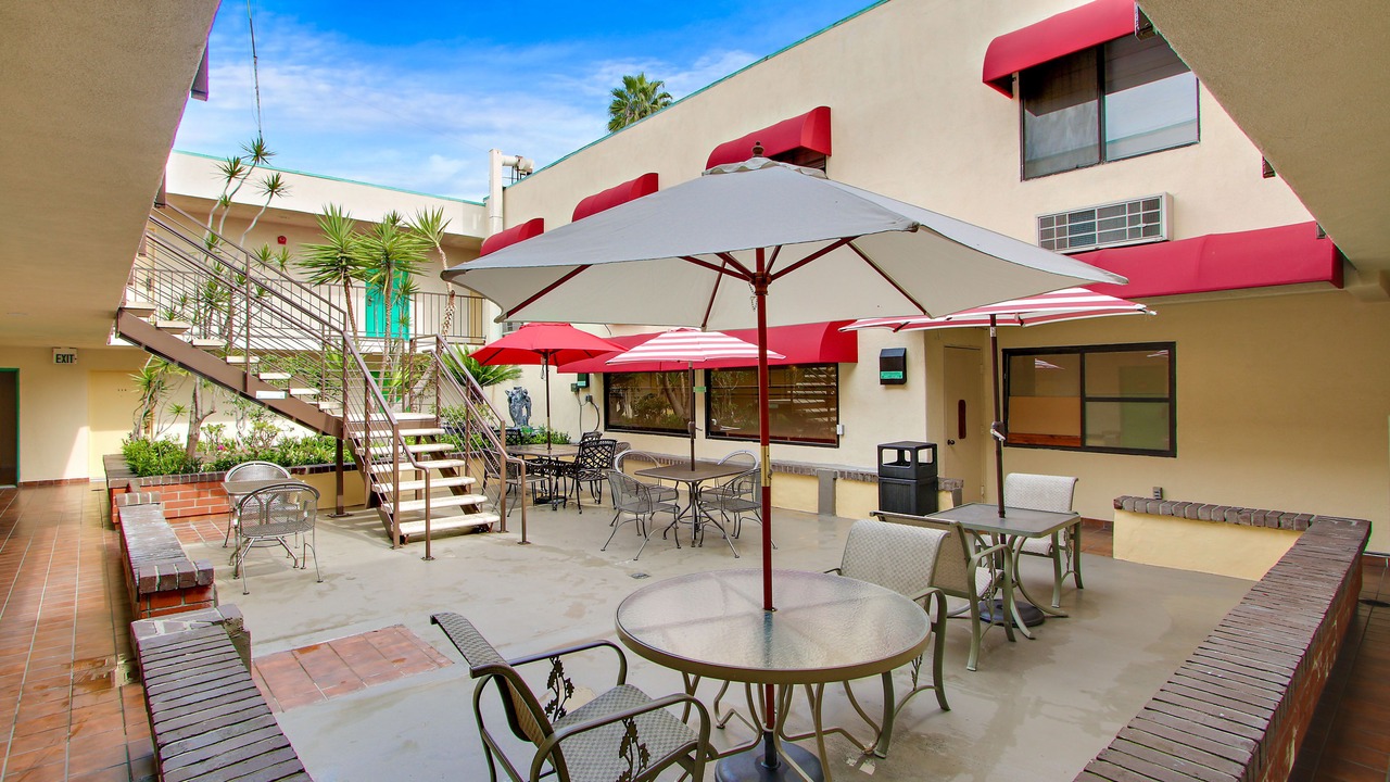 Photo of Patio Balcony in Wilshire