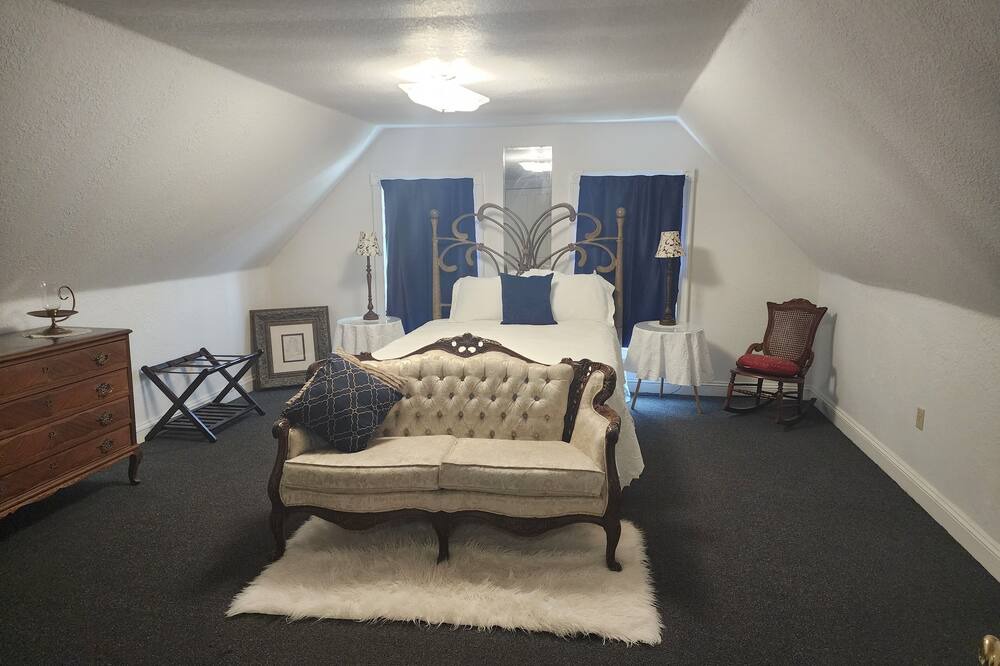 Photo of Bedroom in Point Arena