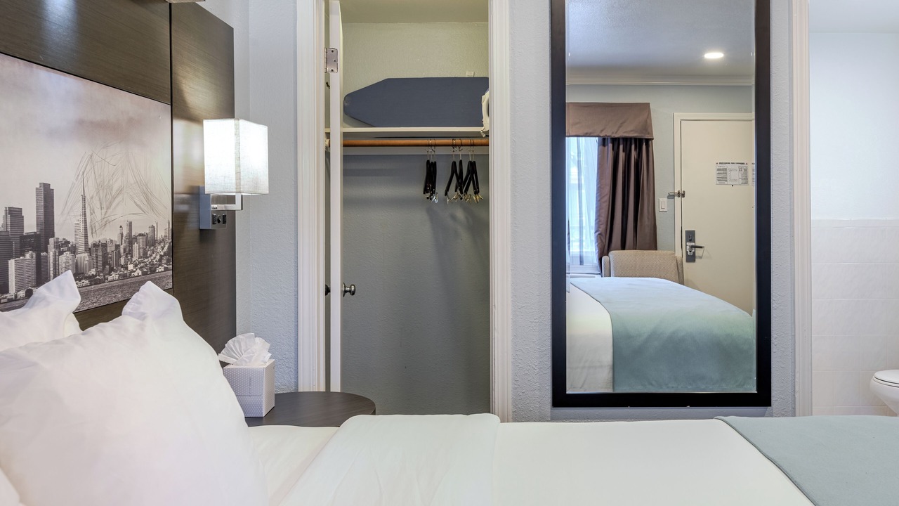 Photo of Bedroom in Hayes Valley