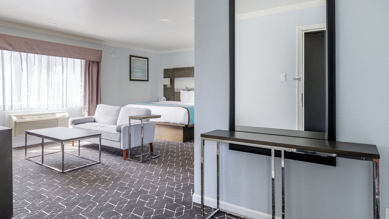 Photo of Bedroom in Hayes Valley