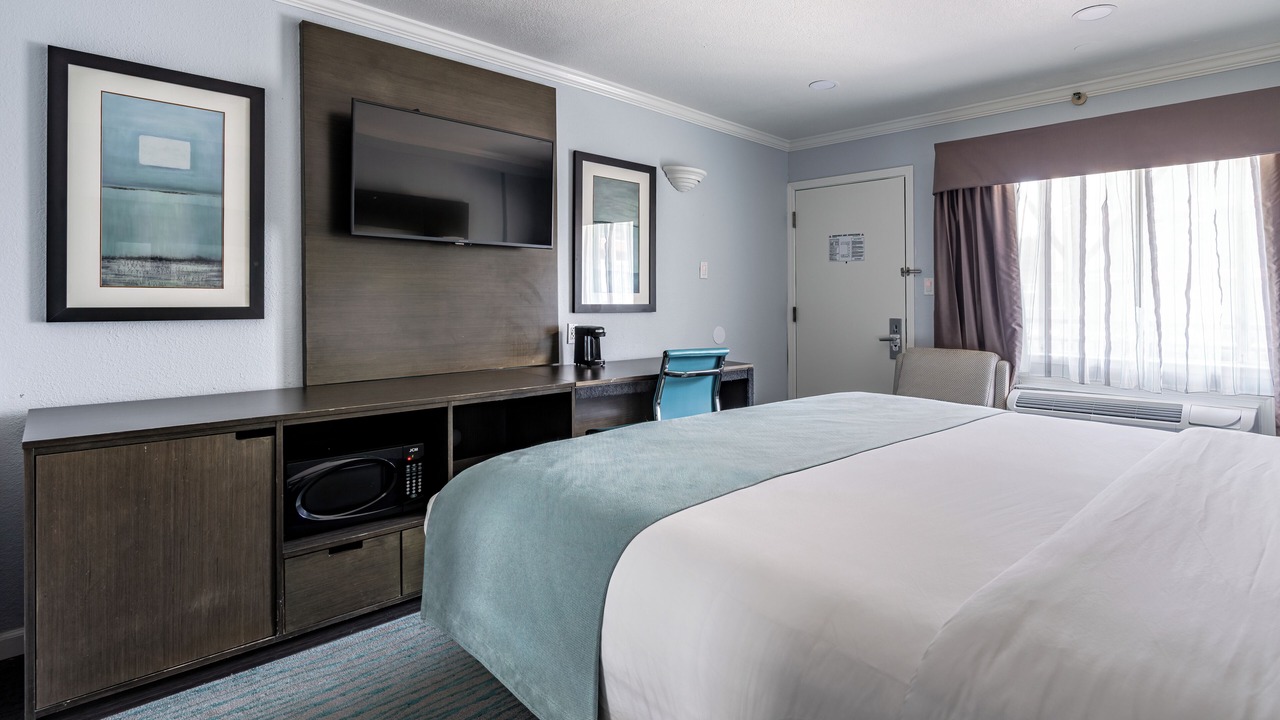 Photo of Bedroom in Hayes Valley