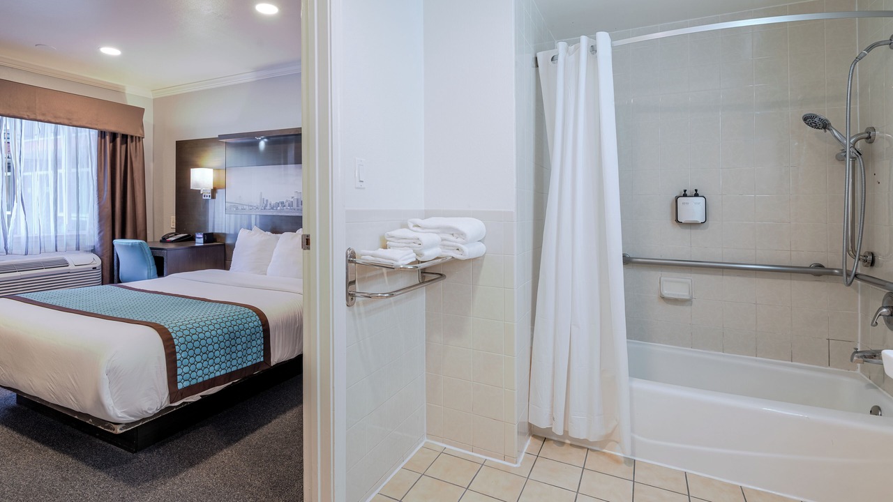 Photo of Bedroom in Hayes Valley