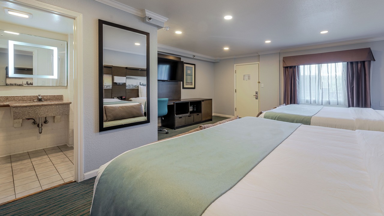 Photo of Bedroom in Hayes Valley