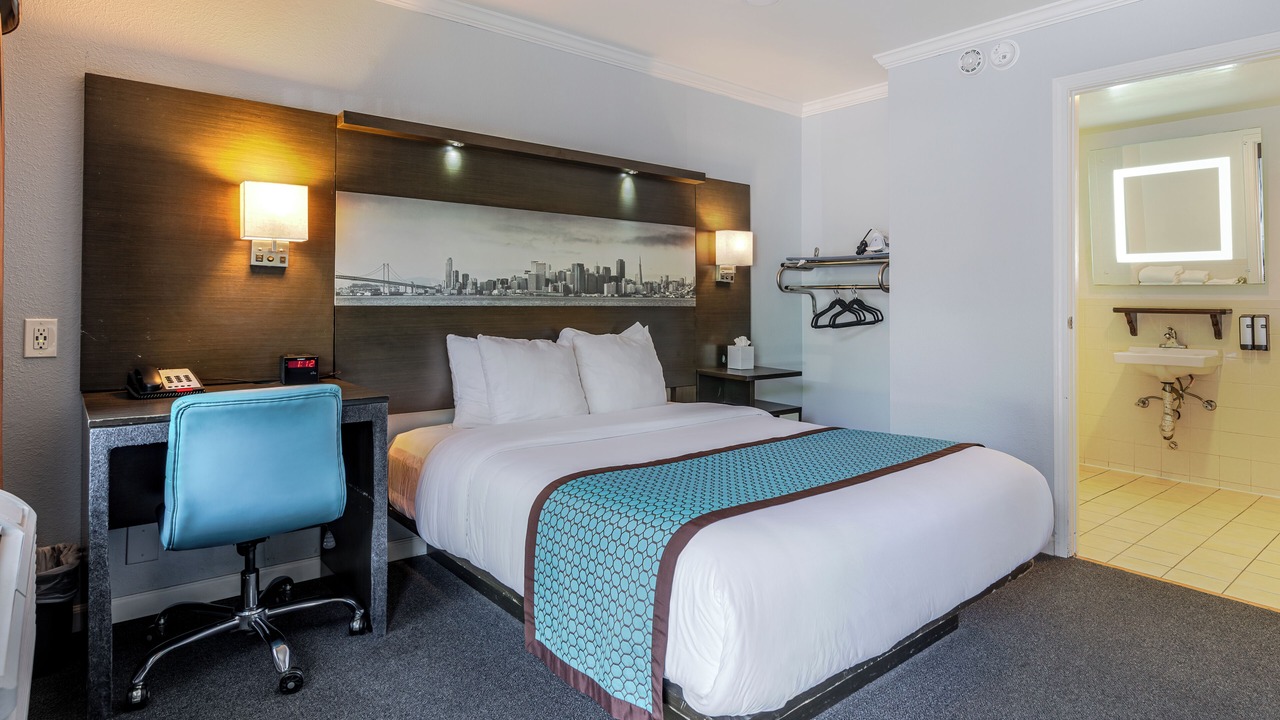 Photo of Bedroom in Hayes Valley