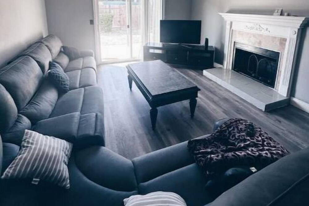 Photo of Livingroom in Turlock