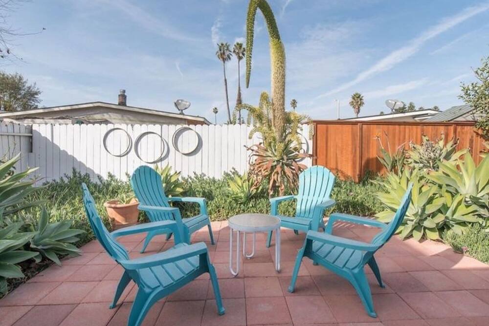 Photo of Patio Balcony in Pierpont Bay