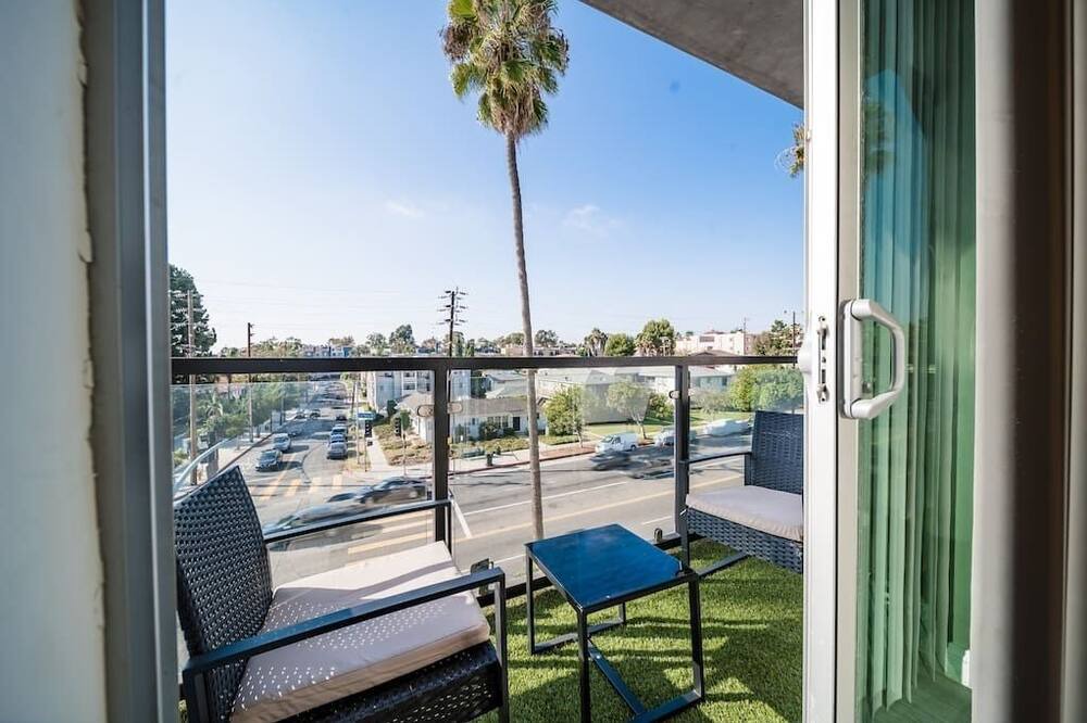 Photo of Others in Los Angeles