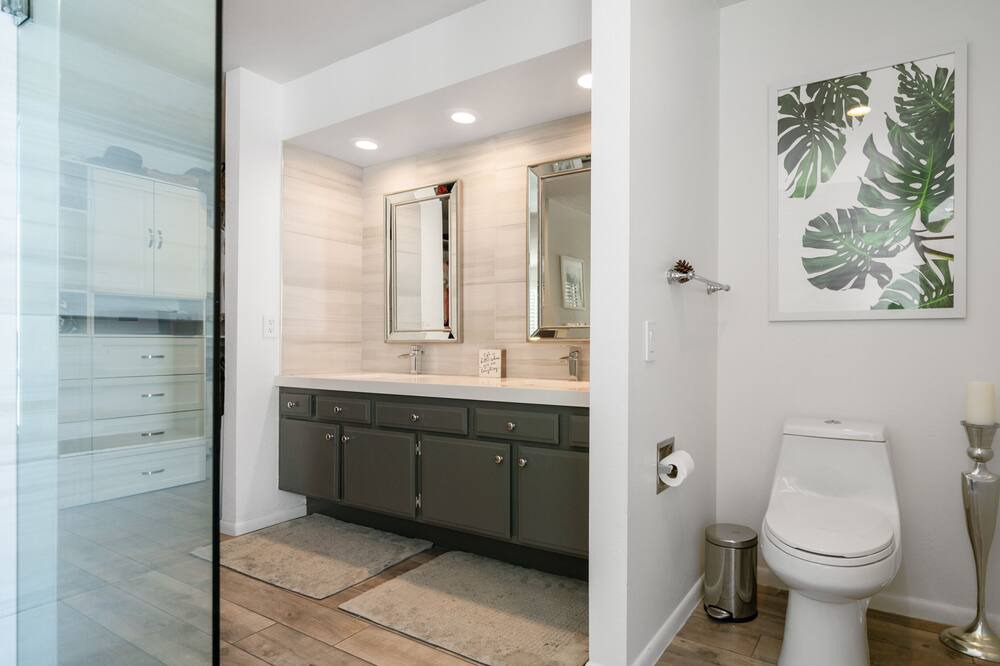 Photo of Bathroom in Araby