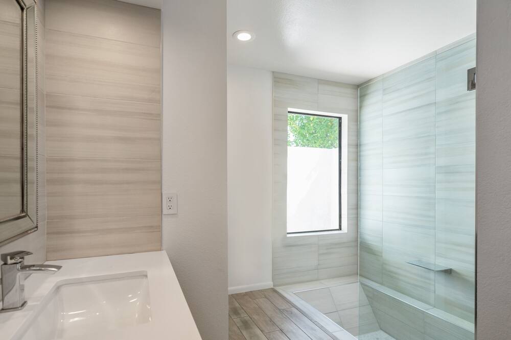 Photo of Bathroom in Araby